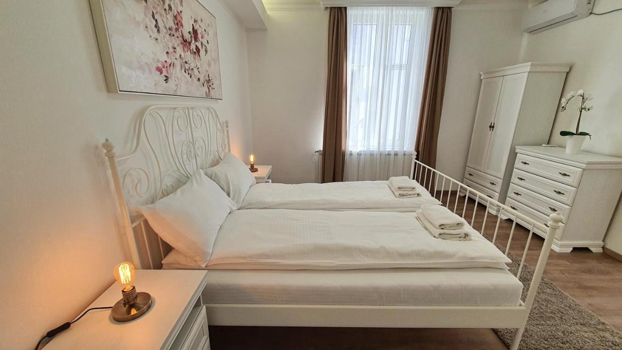 Spring Rustik Apartment ชาชาค ภายนอก รูปภาพ