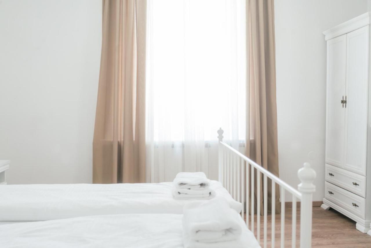 Spring Rustik Apartment ชาชาค ภายนอก รูปภาพ